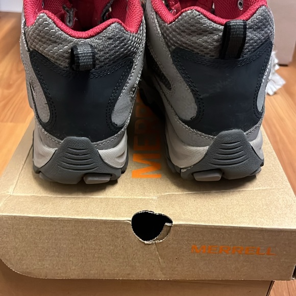 Big Kid's Moab 3 Mid Waterproof Boot - Picture 9 of 14